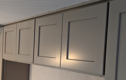 Classic Gray Shaker Horizontal Overhead Wall Cabinet - 30 Inch Wide x 15 Inch High