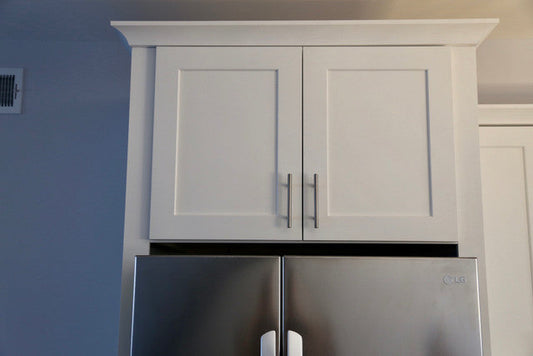 Modern White Shaker Horizontal Overhead Wall Cabinet - 30 Inch Wide x 18 Inch High